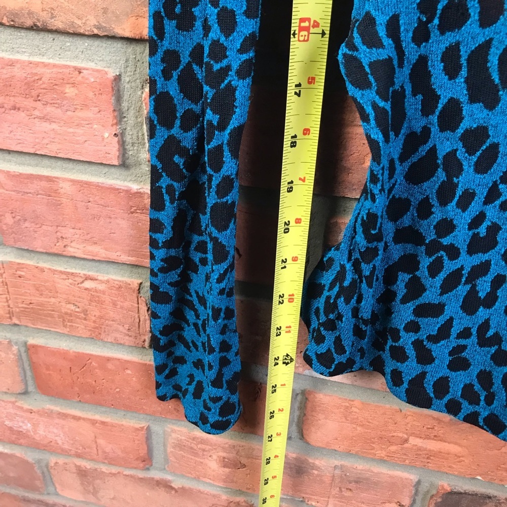 Cyrus Leopard Sheer V-Neck Sweater Top Pullover Belt Buckle Stretch Animal Print - Picture 11 of 12